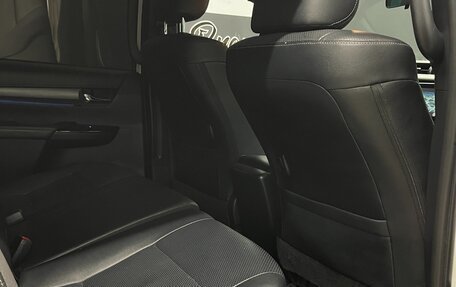 Toyota Hilux VIII, 2021 год, 6 150 000 рублей, 17 фотография