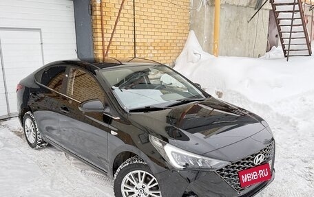 Hyundai Solaris II рестайлинг, 2021 год, 1 799 000 рублей, 2 фотография