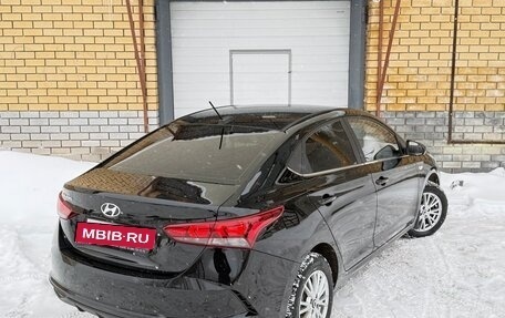 Hyundai Solaris II рестайлинг, 2021 год, 1 799 000 рублей, 5 фотография