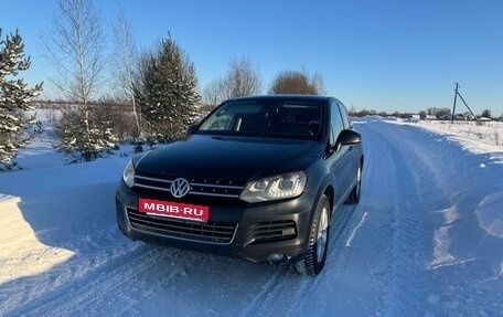 Volkswagen Touareg III, 2012 год, 1 680 000 рублей, 2 фотография
