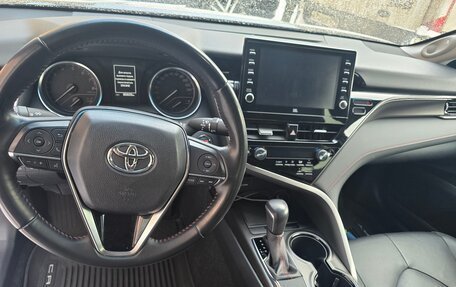 Toyota Camry, 2021 год, 3 150 000 рублей, 8 фотография