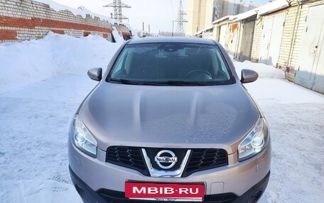 Nissan Qashqai, 2011 год, 870 000 рублей, 2 фотография