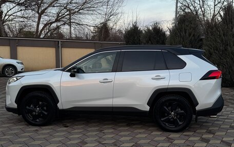 Toyota RAV4, 2021 год, 3 980 000 рублей, 9 фотография