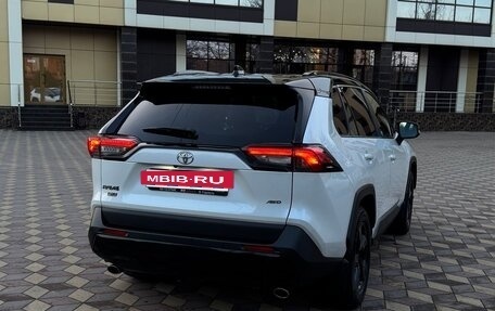 Toyota RAV4, 2021 год, 3 980 000 рублей, 6 фотография