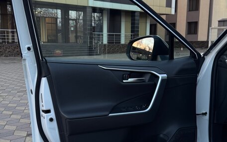 Toyota RAV4, 2021 год, 3 980 000 рублей, 18 фотография