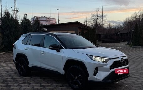 Toyota RAV4, 2021 год, 3 980 000 рублей, 4 фотография
