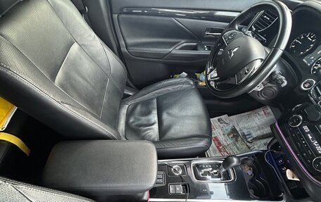 Mitsubishi Outlander III рестайлинг 3, 2017 год, 2 500 000 рублей, 5 фотография