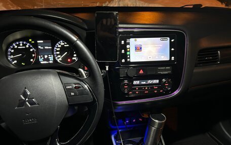 Mitsubishi Outlander III рестайлинг 3, 2017 год, 2 500 000 рублей, 21 фотография