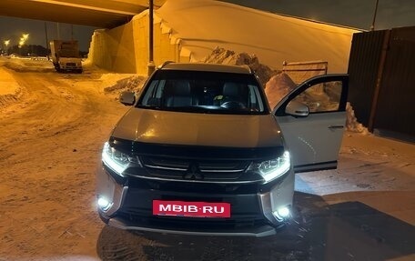 Mitsubishi Outlander III рестайлинг 3, 2017 год, 2 500 000 рублей, 28 фотография