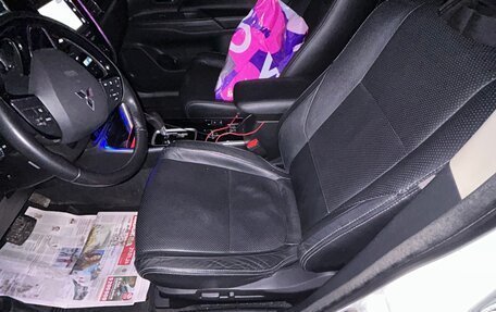 Mitsubishi Outlander III рестайлинг 3, 2017 год, 2 500 000 рублей, 36 фотография