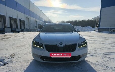 Skoda Superb III рестайлинг, 2018 год, 1 800 000 рублей, 1 фотография