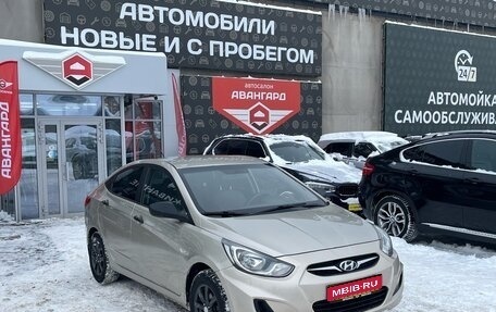 Hyundai Solaris II рестайлинг, 2011 год, 700 000 рублей, 1 фотография