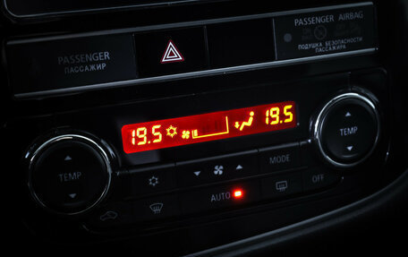 Mitsubishi Outlander III рестайлинг 3, 2018 год, 1 890 000 рублей, 18 фотография