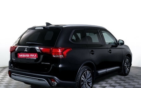 Mitsubishi Outlander III рестайлинг 3, 2018 год, 1 890 000 рублей, 5 фотография
