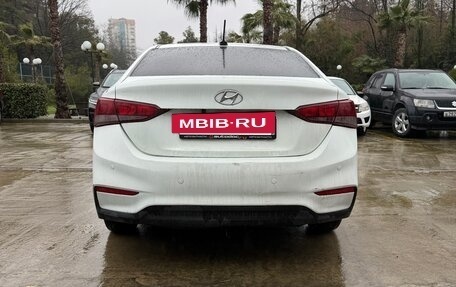 Hyundai Solaris II рестайлинг, 2018 год, 1 100 000 рублей, 4 фотография