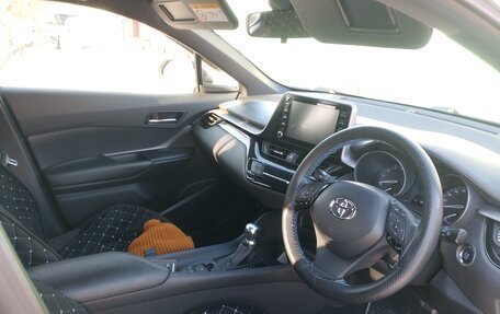 Toyota C-HR I рестайлинг, 2020 год, 2 000 000 рублей, 20 фотография