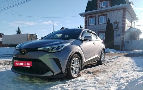Toyota C-HR I рестайлинг, 2020 год, 2 000 000 рублей, 22 фотография