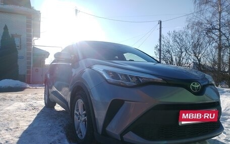 Toyota C-HR I рестайлинг, 2020 год, 2 000 000 рублей, 23 фотография