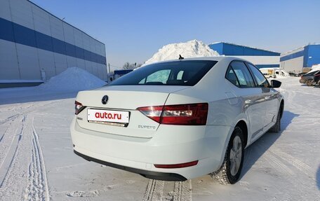 Skoda Superb III рестайлинг, 2018 год, 1 800 000 рублей, 6 фотография