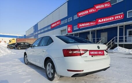 Skoda Superb III рестайлинг, 2018 год, 1 800 000 рублей, 4 фотография