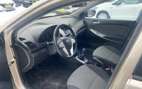 Hyundai Solaris II рестайлинг, 2011 год, 700 000 рублей, 10 фотография