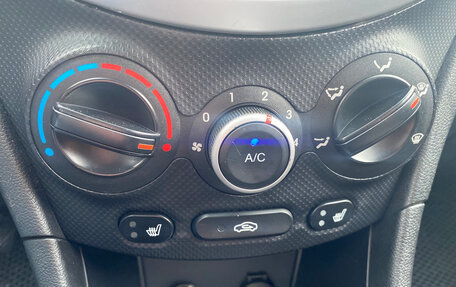 Hyundai Solaris II рестайлинг, 2011 год, 700 000 рублей, 13 фотография