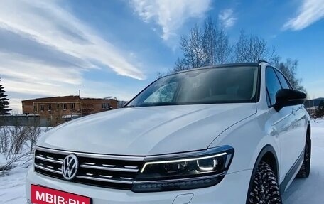 Volkswagen Tiguan II, 2020 год, 2 700 000 рублей, 1 фотография