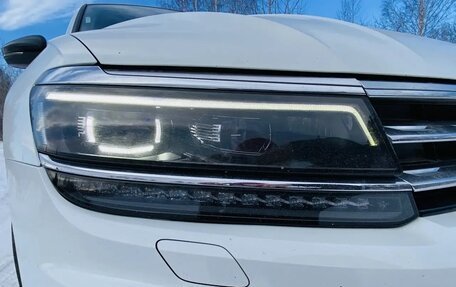 Volkswagen Tiguan II, 2020 год, 2 700 000 рублей, 3 фотография