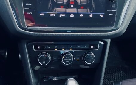 Volkswagen Tiguan II, 2020 год, 2 700 000 рублей, 10 фотография