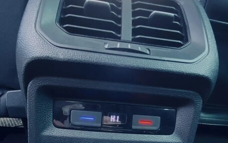 Volkswagen Tiguan II, 2020 год, 2 700 000 рублей, 12 фотография