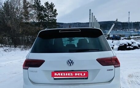 Volkswagen Tiguan II, 2020 год, 2 700 000 рублей, 5 фотография