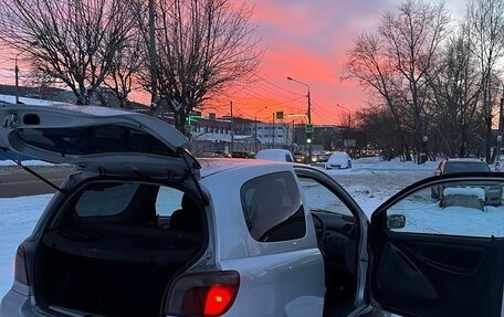 Toyota Vitz, 2000 год, 325 000 рублей, 2 фотография