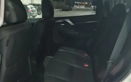 Mitsubishi Pajero Sport III рестайлинг, 2019 год, 2 590 000 рублей, 18 фотография