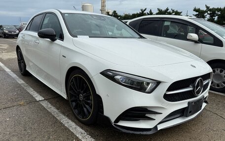 Mercedes-Benz A-Класс, 2022 год, 1 600 000 рублей, 1 фотография