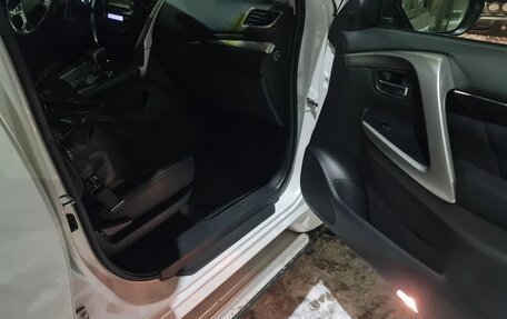 Mitsubishi Pajero Sport III рестайлинг, 2019 год, 2 590 000 рублей, 20 фотография