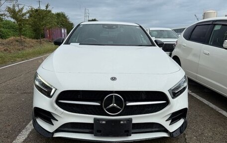 Mercedes-Benz A-Класс, 2022 год, 1 600 000 рублей, 2 фотография