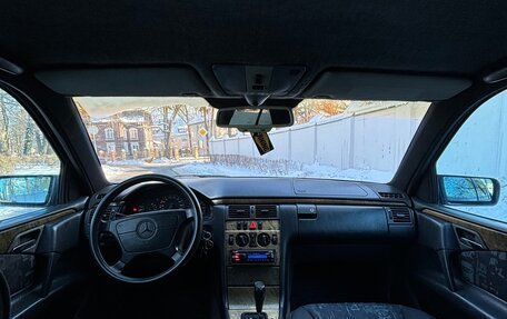 Mercedes-Benz E-Класс, 1995 год, 260 000 рублей, 7 фотография