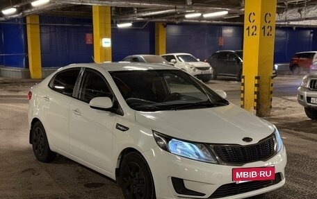 KIA Rio III рестайлинг, 2012 год, 550 000 рублей, 2 фотография