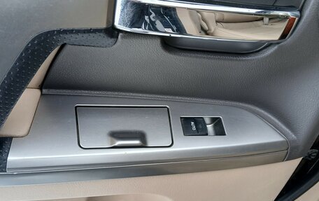 Toyota Land Cruiser 200, 2012 год, 3 344 000 рублей, 26 фотография