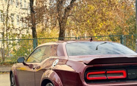 Dodge Challenger III рестайлинг 2, 2019 год, 3 600 000 рублей, 7 фотография