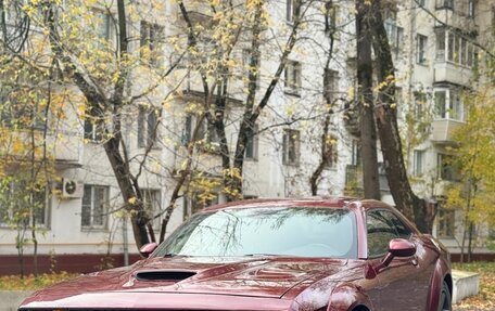 Dodge Challenger III рестайлинг 2, 2019 год, 3 600 000 рублей, 4 фотография