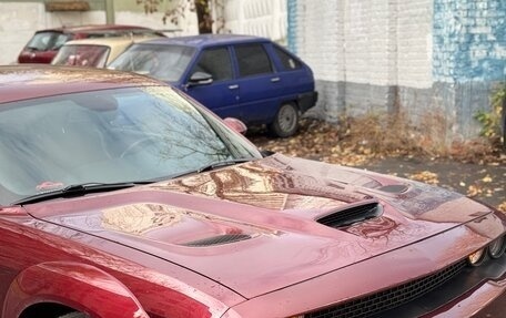 Dodge Challenger III рестайлинг 2, 2019 год, 3 600 000 рублей, 5 фотография