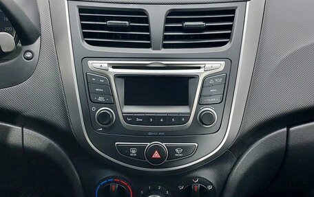 Hyundai Solaris II рестайлинг, 2016 год, 1 099 000 рублей, 13 фотография