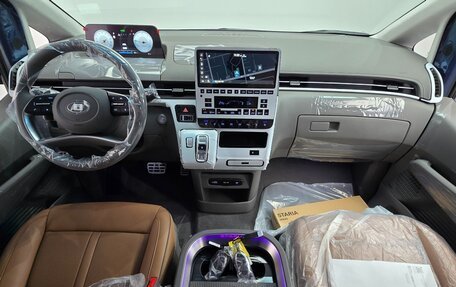 Hyundai Staria, 2025 год, 9 990 000 рублей, 6 фотография