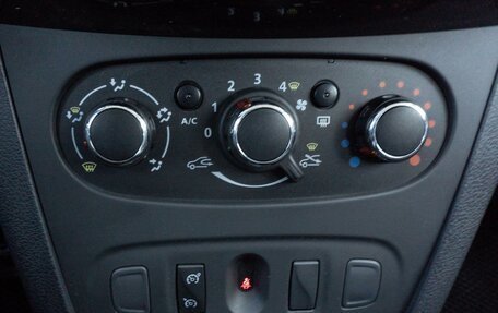 Renault Sandero II рестайлинг, 2020 год, 1 200 000 рублей, 20 фотография