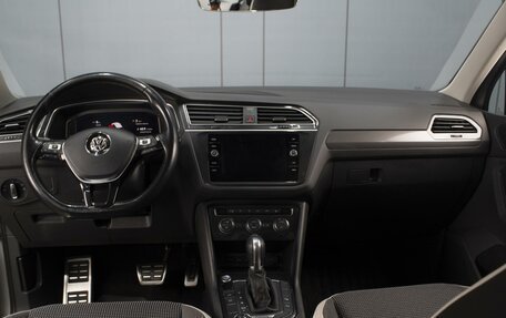 Volkswagen Tiguan II, 2018 год, 2 160 000 рублей, 5 фотография