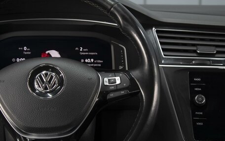 Volkswagen Tiguan II, 2018 год, 2 160 000 рублей, 13 фотография