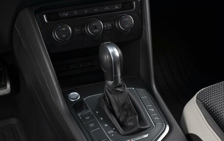 Volkswagen Tiguan II, 2018 год, 2 160 000 рублей, 16 фотография