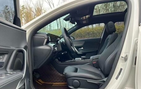 Mercedes-Benz A-Класс, 2022 год, 1 650 000 рублей, 5 фотография