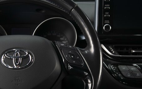 Toyota C-HR I рестайлинг, 2020 год, 2 830 000 рублей, 13 фотография